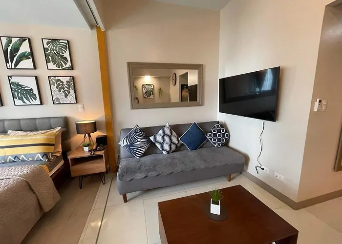 Aparthotel 1br Staycation In Uptown Bgc