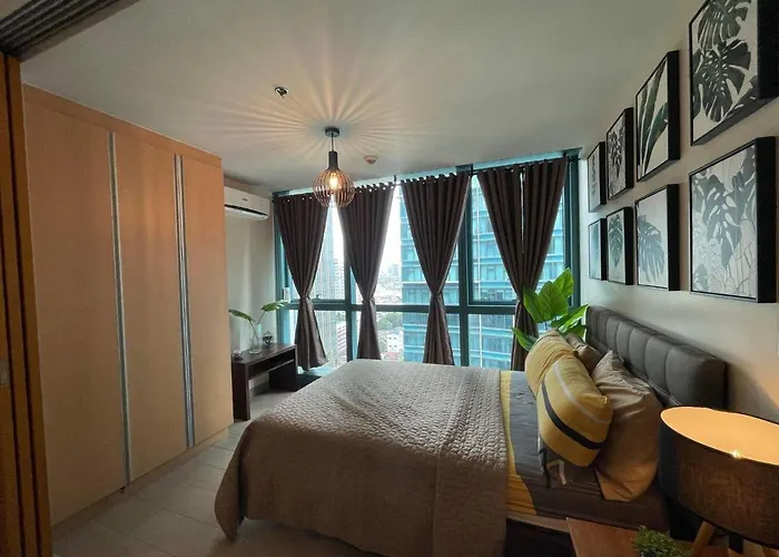 Aparthotel 1br Staycation In Uptown Bgc 4*