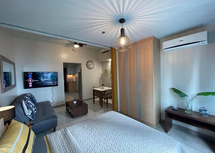 1br Staycation In Uptown Bgc 4*